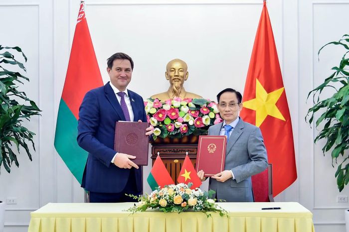Lễ ký kết Kế hoạch hợp tác giữa Bộ Ngoại giao Việt Nam và Bộ Ngoại giao Belarus giai đoạn 2027-2029. (Ảnh: Bộ Ngoại giao)