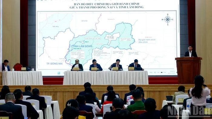 Sở chuyên ngành giới thiệu tờ trình, đề án điều chỉnh phần diện tích Vườn quốc gia Cát Tiên hơn 272,6km2, thuộc địa giới tỉnh Lâm Đồng về thành phố Đồng Nai quản lý. (Ảnh: BẢO VĂN)
