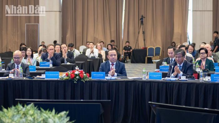 Bộ trưởng Khoa học và Công nghệ Vũ Hải Quân phát biểu kết luận phiên thảo luận “Góc nhìn đối tác: Doanh nghiệp, giới học thuật và tổ chức quốc tế”. Ảnh: MINH DUY