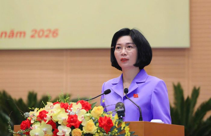 Chủ tịch HĐND TP Hà Nội Phùng Thị Hồng Hà phát biểu khai mạc kỳ họp. Ảnh: VIẾT THÀNH