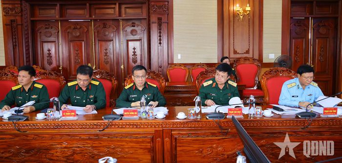Các đại biểu tại buổi làm việc. 