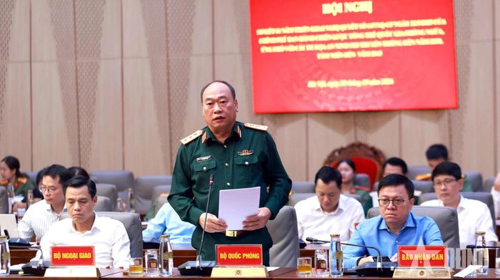 Thượng tướng Lê Quang Đạo, Phó tổng Tham mưu trưởng QĐND Việt Nam phát biểu tại hội nghị.