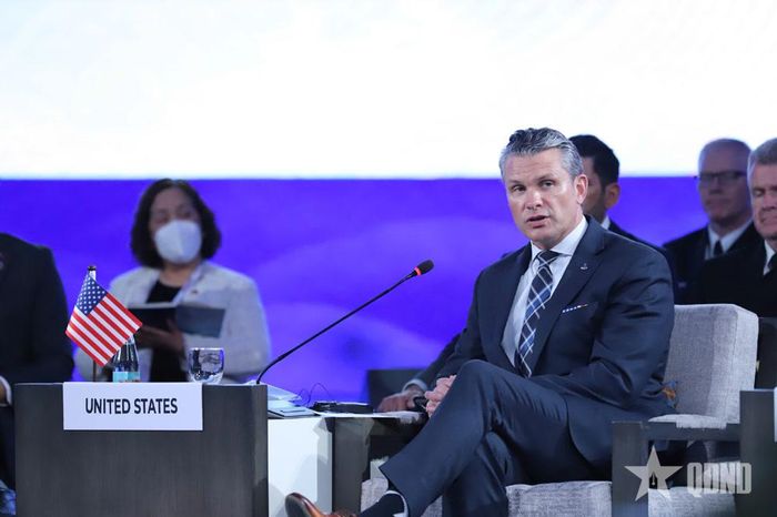 Bộ trưởng Chiến tranh Hoa Kỳ Pete Hegseth phát biểu tại cuộc gặp.