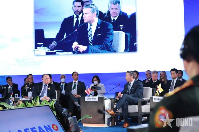 Quang cảnh Cuộc gặp không chính thức Bộ trưởng Quốc phòng ASEAN - Hoa Kỳ.