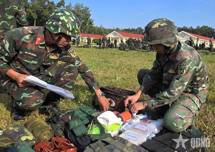  Báo động kiểm tra vật chất bảo đảm diễn tập hành quân, trú quân. 