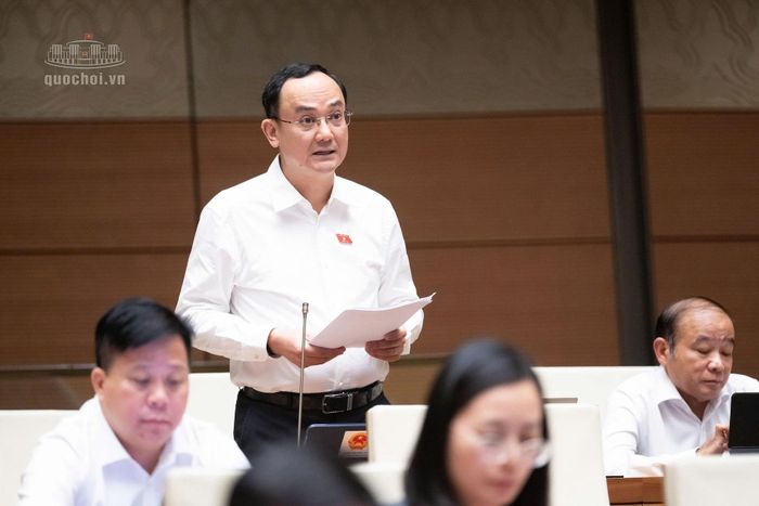  Đại biểu Nguyễn Ngọc Sơn (đoàn Hải Phòng) phát biểu thảo luận.
