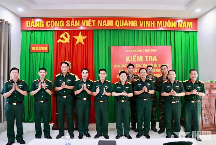 Các đại biểu tham gia buổi kết luận kiểm tra. 
