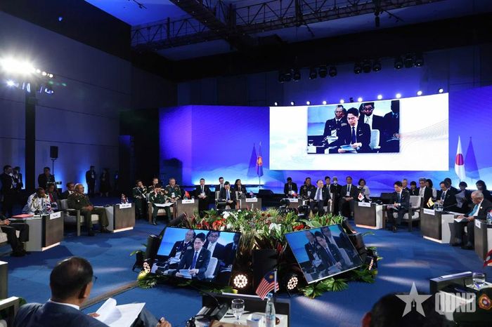  Quang cảnh Cuộc gặp không chính thức Bộ trưởng Quốc phòng ASEAN - Nhật Bản.
