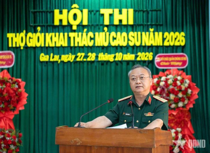Thiếu tướng Hoàng Văn Sỹ, Tư lệnh Binh đoàn 15 phát biểu chỉ đạo, động viên các tuyển thủ tại hội thi.