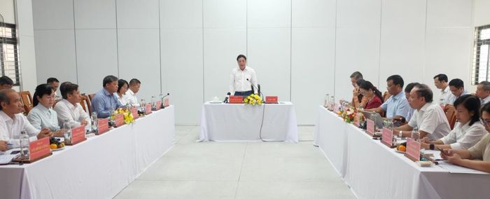 Đồng chí Nguyễn Khắc Toàn phát biểu chỉ đạo tại buổi làm việc.