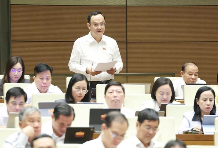  ĐB Nguyễn Ngọc Sơn (Đoàn Hải Phòng) phát biểu ý kiến tại hội trường. Ảnh: QUANG PHÚC 