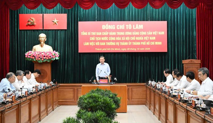 Tổng Bí thư, Chủ tịch nước Tô Lâm chủ trì buổi làm việc với Ban Thường vụ Thành ủy TPHCM. Ảnh: VIỆT DŨNG