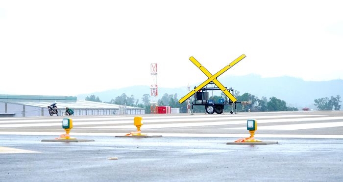  Các hạng mục thiết bị điện tử, đèn hiệu phục vụ hoạt động bay đã được lắp đặt hoàn thiện 