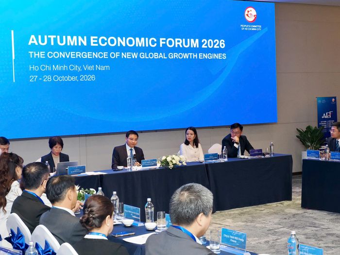 Phó Thủ tướng Nguyễn Văn Thắng làm việc với đại diện các thành viên Trung tâm Tài chính quốc tế Việt Nam, chiều 28-10. Ảnh: HÙNG - TRIỀU