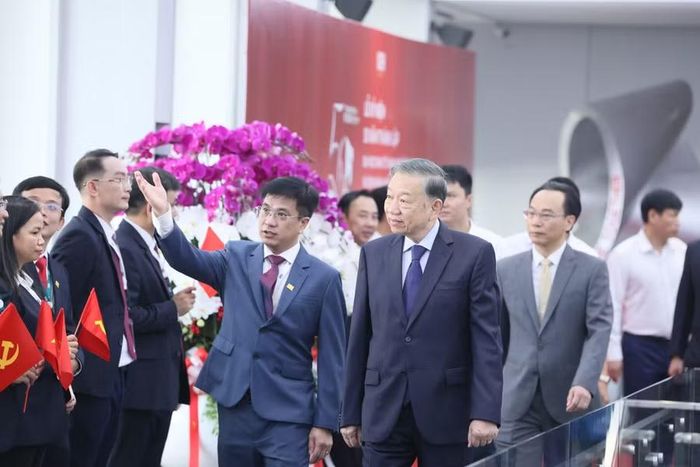 Tổng Bí thư, Chủ tịch nước Tô Lâm cùng các lãnh đạo, nguyên lãnh đạo Đảng, Nhà nước dự lễ kỷ niệm 50 năm thành lập Đại học Kinh tế TPHCM. Ảnh: UEH.