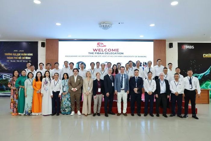 Các đại biểu tham dự Lễ khai mạc đợt đánh giá ngoài 4 chương trình đào tạo theo tiêu chuẩn FIBAA.
