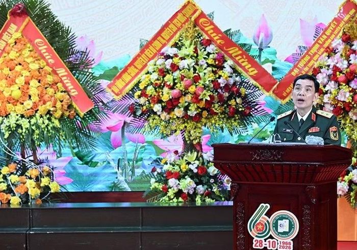 Trung tướng Lê Minh Thái trình bày diễn văn kỷ niệm. Báo: QĐND.