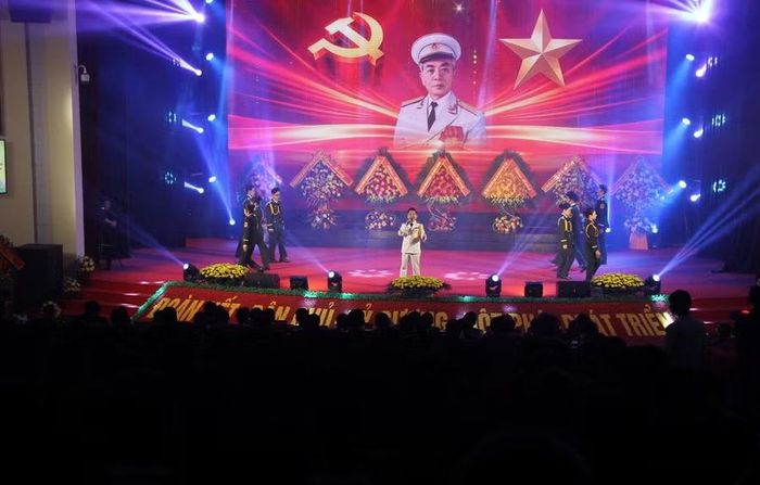 Văn nghệ chào mừng.