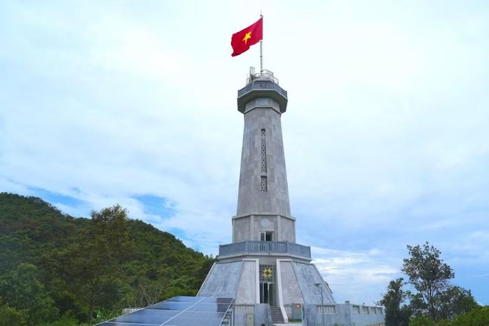 Cột cờ A Pa Chải.