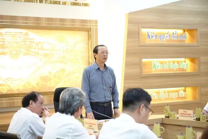 Thứ trưởng Phạm Ngọc Thưởng phát biểu tại buổi làm việc.