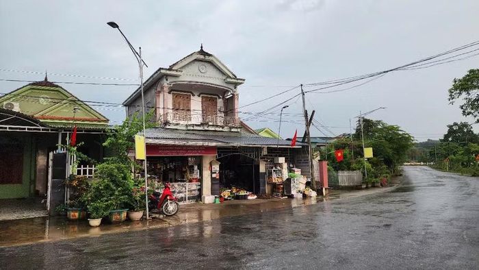 Một góc bản làng tái định cư thủy điện Bản Vẽ tại Thanh Chương (cũ), Nghệ An. Ảnh: Hồ Lài