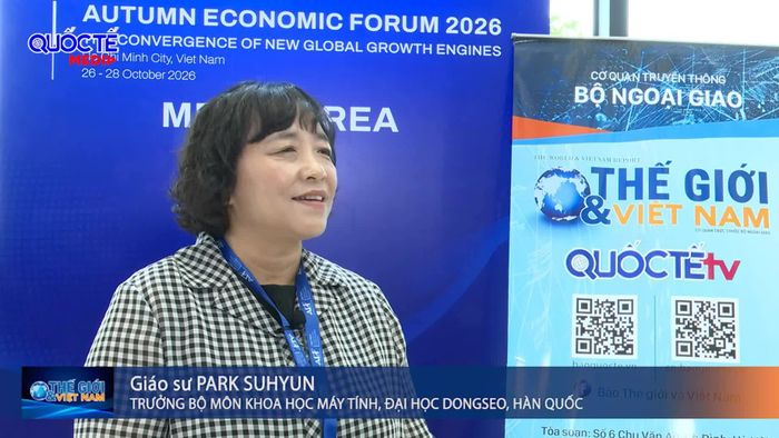 GS. Park Suhyun, Trưởng Bộ môn Khoa học máy tính, Đại học Dongseo (Hàn Quốc), nhấn mạnh vai trò của hợp tác giữa trường đại học, doanh nghiệp và cơ quan quản lý trong thúc đẩy đổi mới công nghệ, phát triển nguồn nhân lực tại Việt Nam. (Ảnh: Thành Long)