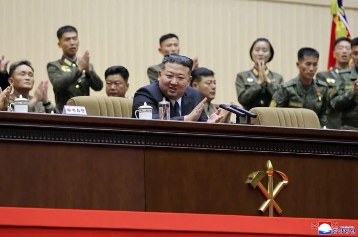 Chủ tịch Triều Tiên Kim Jong Un tham dự Hội nghị lần thứ ba các đại đội trưởng thuộc Quân đội Nhân dân Triều Tiên ngày 27/10. (Nguồn: KCNA)