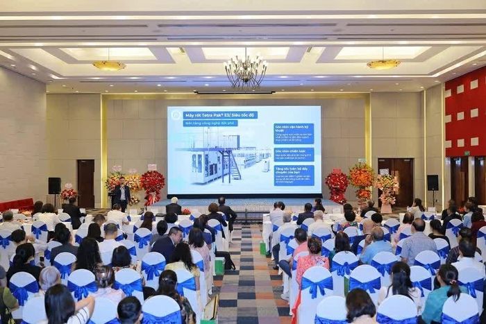 Đại diện Tetra Pak Việt Nam trình bày tham luận tại Hội thảo. (Ảnh: Hồng Châu)