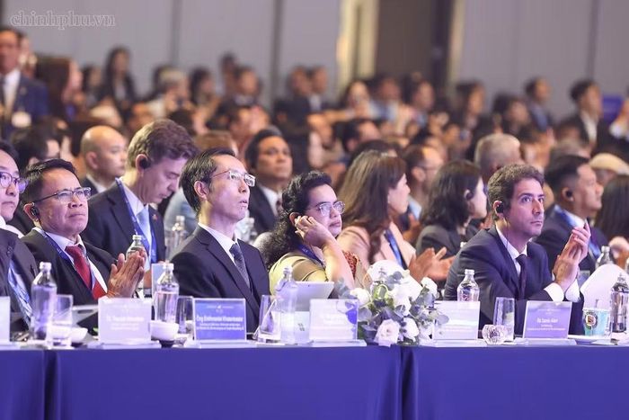 Các đại biểu dự Diễn đàn.