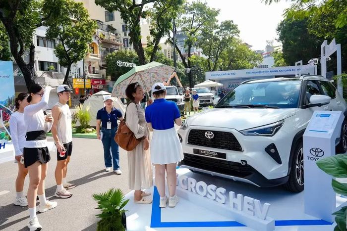 Toyota Yaris Cross vẫn đang giữ vị thế xe động cơ đốt trong bán chạy nhất Việt Nam - Ảnh: TMV