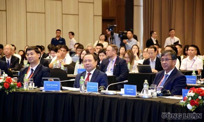 Các đại biểu Trung ương và TP Quảng Ninh.