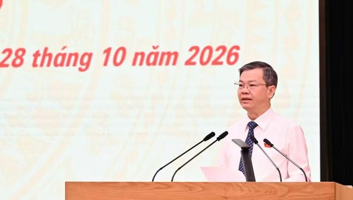 Chủ tịch HĐND tỉnh Nguyễn Văn Sơn phát biểu khai mạc kỳ họp. Ảnh: tuyenquang.gov.vn