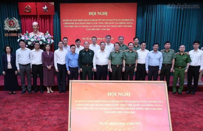 Phó Thủ tướng Thường trực cùng các đại biểu tại Hội nghị - Ảnh: CP