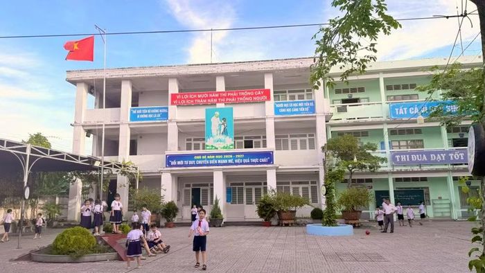 Cấp xã, phường chủ động nắm địa bàn, bảo đảm an toàn trước và sau kỳ thi (Ảnh: Trí Trần)