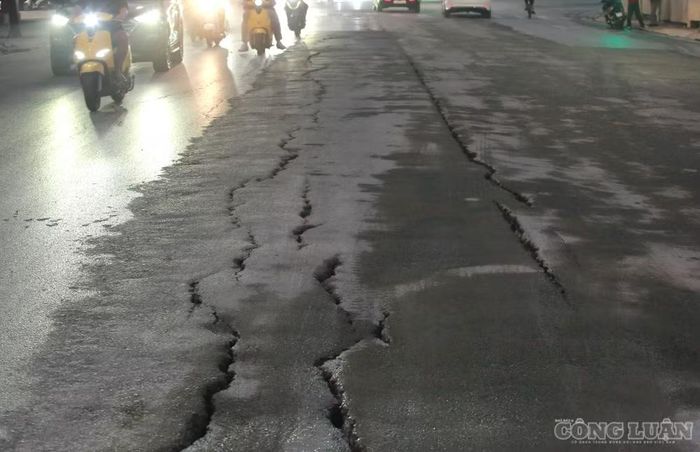 Một người lao công làm việc tại khu vực cho biết, tình trạng nứt đường quanh dự án đã xuất hiện khoảng một tháng nay, gây lo ngại về an toàn giao thông. Theo người này, trước đây, các tuyến phố Việt Hưng và Nguyễn Minh Châu chưa từng xuất hiện tình trạng nứt nẻ như hiện tại.