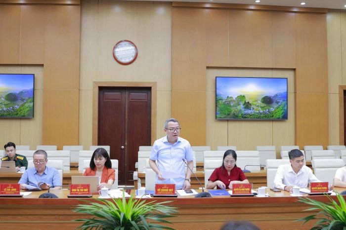 Ông Hồ Quang Huy, Cục trưởng Cục Kiểm tra văn bản và Tổ chức thi hành pháp luật, Bộ Tư pháp phát biểu tại buổi làm việc. Ảnh: Ngọc Phúc 