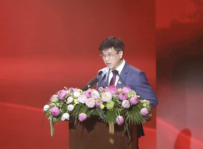 PGS-TS Bùi Quang Hùng, Giám đốc ĐH Kinh tế TP.HCM phát biểu tại lễ kỷ niệm
