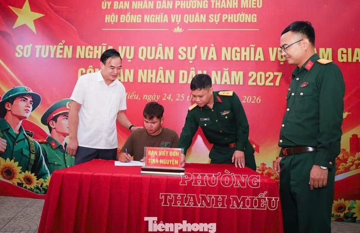 Công dân phường Thanh Miếu, tỉnh Phú Thọ viết đơn tình nguyện nhập ngũ năm 2027.