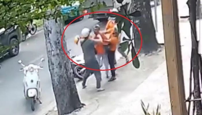 Hình ảnh người dân ghi lại vụ đánh nhau.