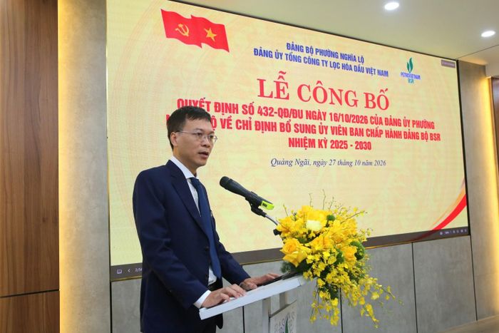Đồng chí Lê Đức Quang - Thành viên HĐQT BSR đại diện các tân Ủy viên BCH phát biểu nhận nhiệm vụ.