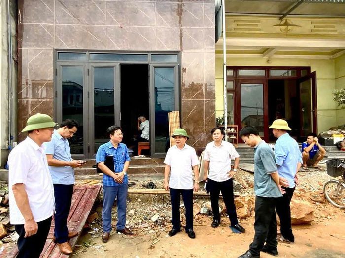 Chính quyền địa phương thường xuyên xuống địa bàn gỡ vướng mặt bằng