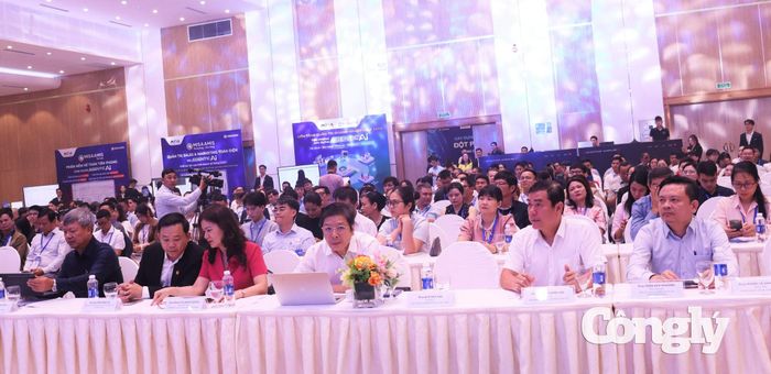 Các đại biểu tham dự hội thảo.