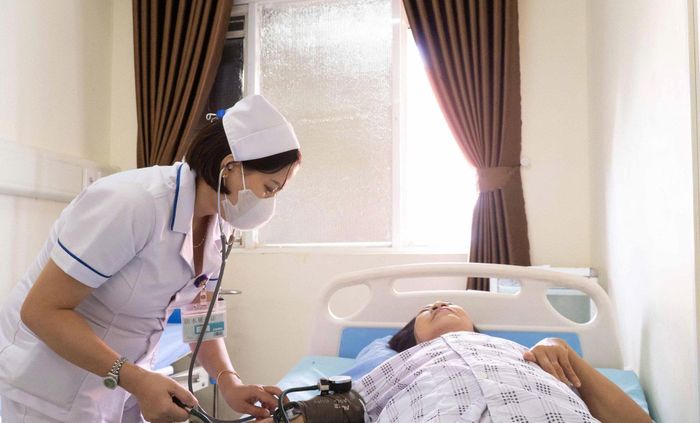 Bệnh nhân D. được chăm sóc, theo dõi sức khỏe tích cực sau phẫu thuật. 