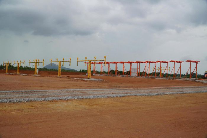 “Đến nay, đơn vị hiệu chuẩn đã tổ chức bay hiệu chuẩn thiết bị, bảo đảm các điều kiện để Cục Hàng không cấp phép khai thác bay thương mại từ ngày 29/10”, ông Tuấn cho biết.