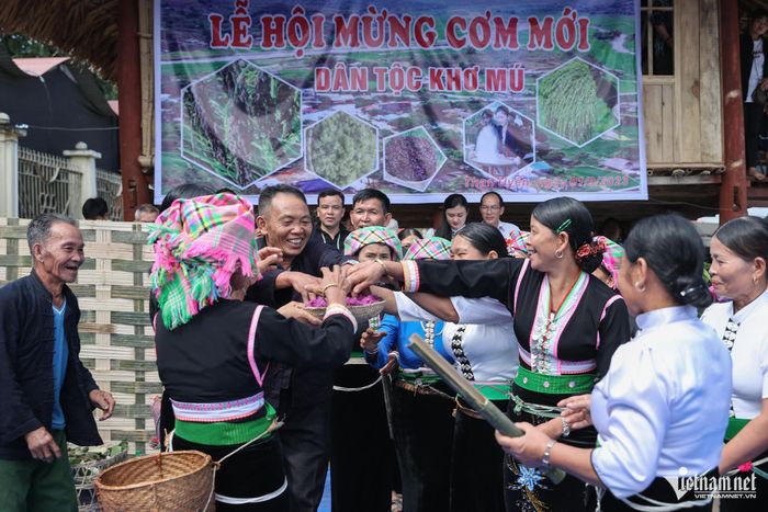 Để bảo tồn nguồn lực tín ngưỡng dân gian vùng cao một cách sống động, yếu tố cốt lõi nằm ở việc phải nâng cao sự tự tin dân tộc của chính cộng đồng và người trong cuộc. Ảnh: Lê Anh Dũng