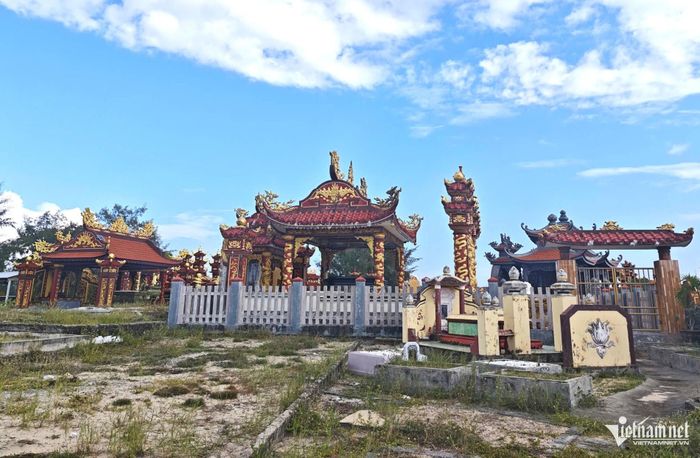 Việc dừng hoạt động các nghĩa trang, nghĩa địa nhằm từng bước sắp xếp lại quỹ đất, dành không gian cho con em địa phương có đất xây dựng nhà ở, đồng thời phát triển hạ tầng.