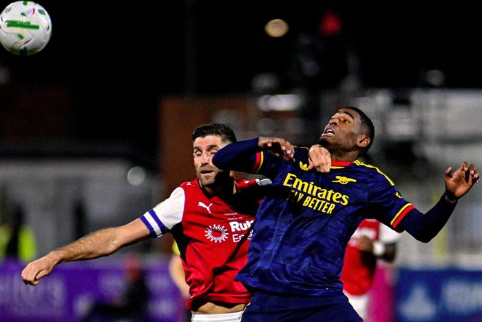 Arsenal thi đấu khó khăn. Ảnh: F.T