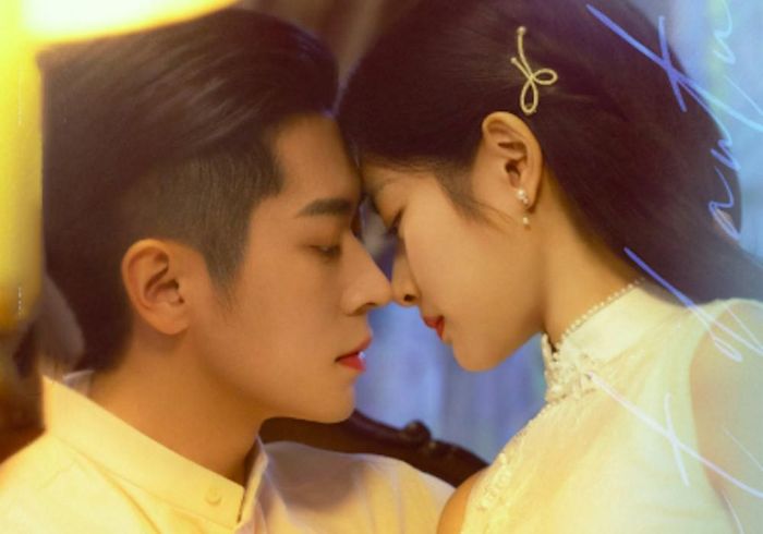 Phim thu hút nhờ câu chuyện tình lãng mạn nhưng day dứt giữa thời loạn ly. 