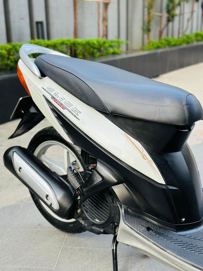 Chiếc Honda Click 2010 có ngoại hình còn khá mới so với một mẫu xe đã qua sử dụng 16 năm.