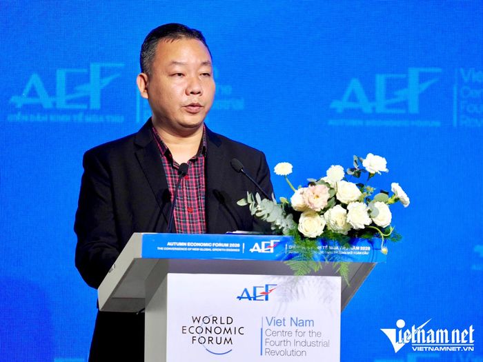 TS Bùi Bá Nghiêm, chuyên viên cao cấp Cục Xuất nhập khẩu (Bộ Công Thương) phát biểu tại phiên thảo luận. Ảnh: Phước Sáng